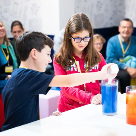 Chaos Lab: Experiencia divertida y creativa