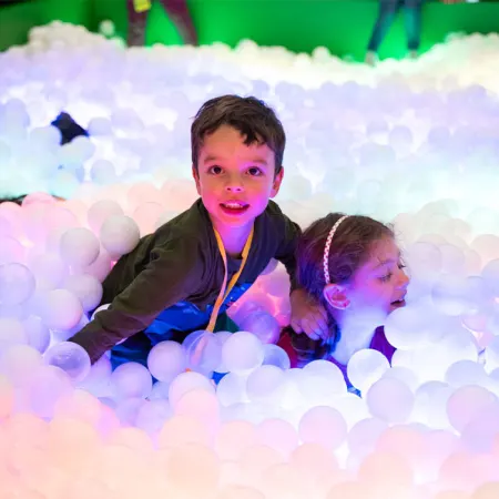 Chaos Lab: Experiencia divertida y creativa